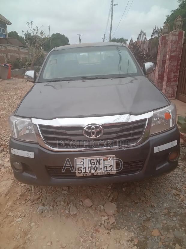 Toyota Hilux WORKMATE 4x4 2013 Gray