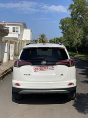 Toyota RAV4 SE 4dr SUV AWD (2.5L 4cyl 6A) 2018 White for sale