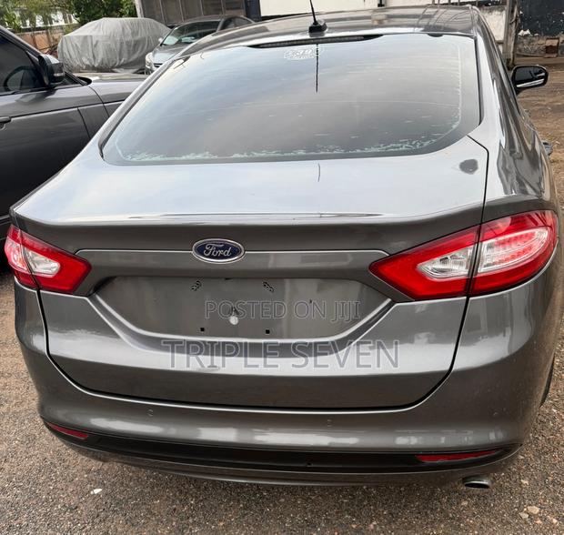 Ford Fusion 2014 Gray