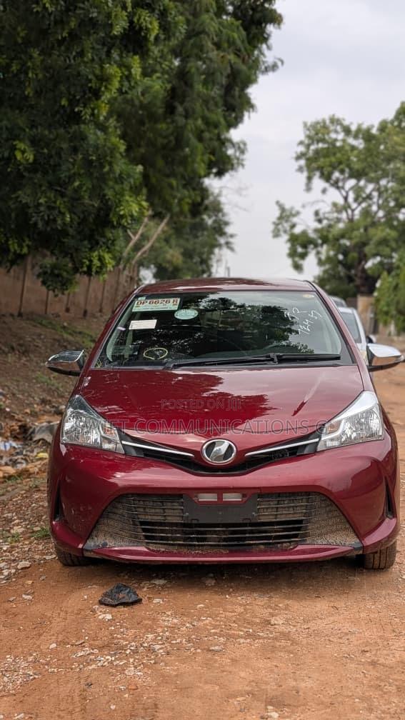 Toyota Vitz 1.5 FWD 5dr 2015 Maroon