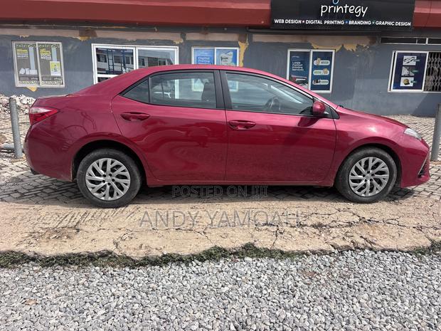 Toyota Corolla 2017 Red