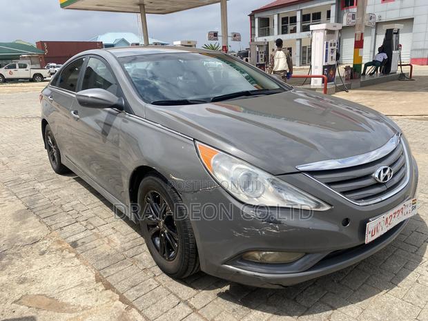 Hyundai Sonata Limited 4dr Sedan (2.4L 4cyl 6A) 2014 Gray