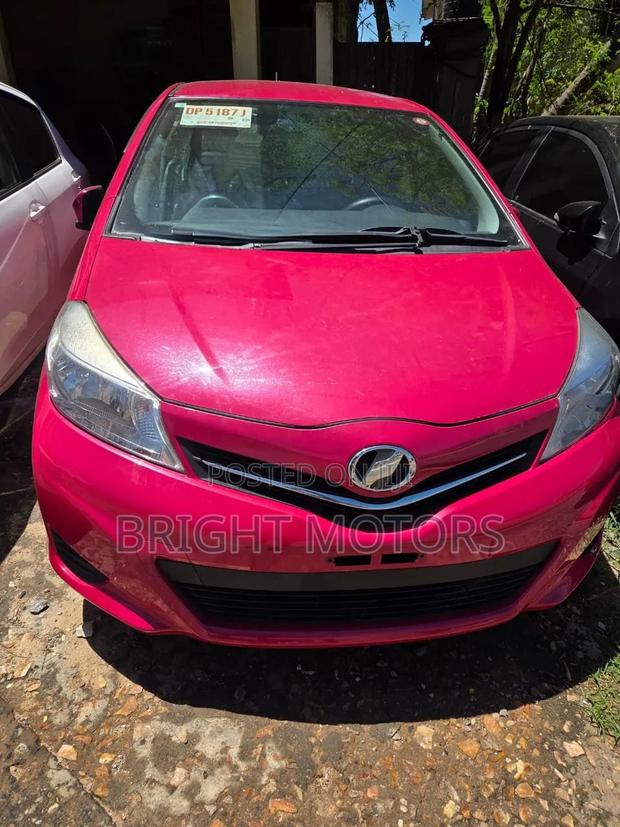 Toyota Vitz 1.5 FWD 5dr 2013 Pink