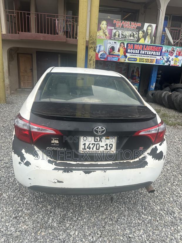 Toyota Corolla S 4dr Sedan (1.8L 4cyl CVT) 2015 White