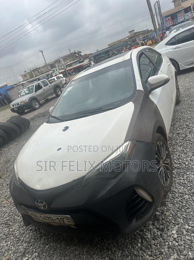 Toyota Corolla S 4dr Sedan (1.8L 4cyl CVT) 2015 White