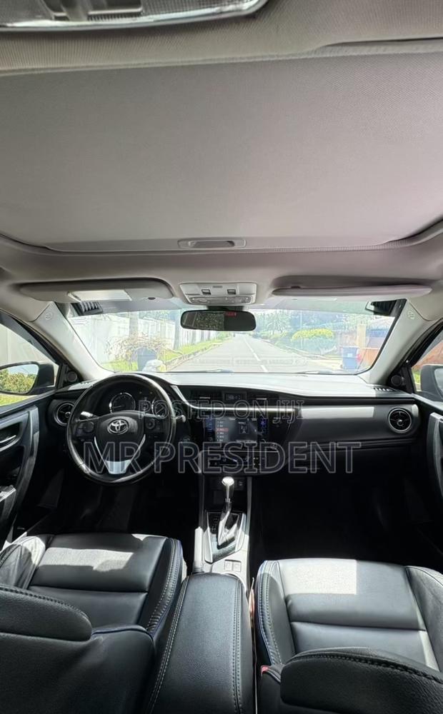 Toyota Corolla XSE (1.8L 4cyl 2A) 2018 Blue