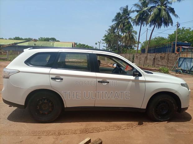 Mitsubishi Outlander 2016 White