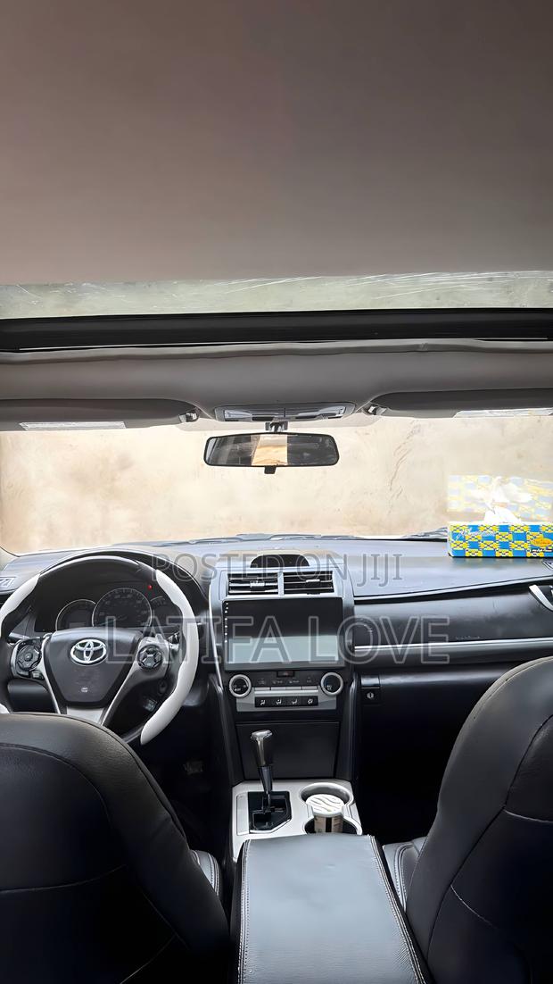 Toyota Camry SE 4dr Sedan (2.5L 4cyl 6A) 2013 White
