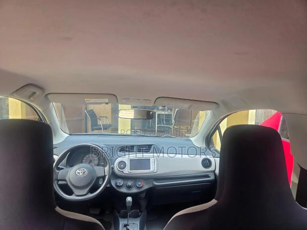 Toyota Vitz 1.5 FWD 5dr 2013 White