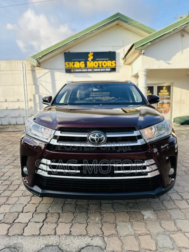 Toyota Highlander XLE 4x4 V6 (3.5L 6cyl 8A) 2018 Burgundy