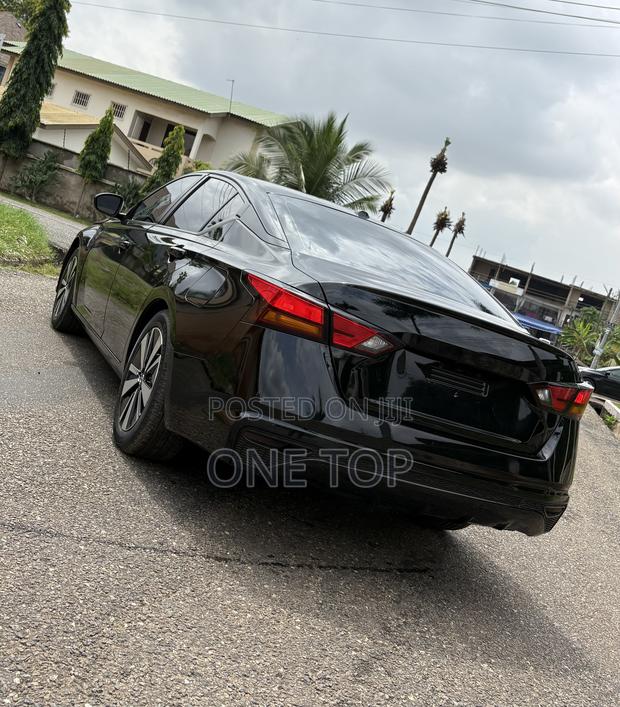 Nissan Altima 2.5 SL 2021 Black