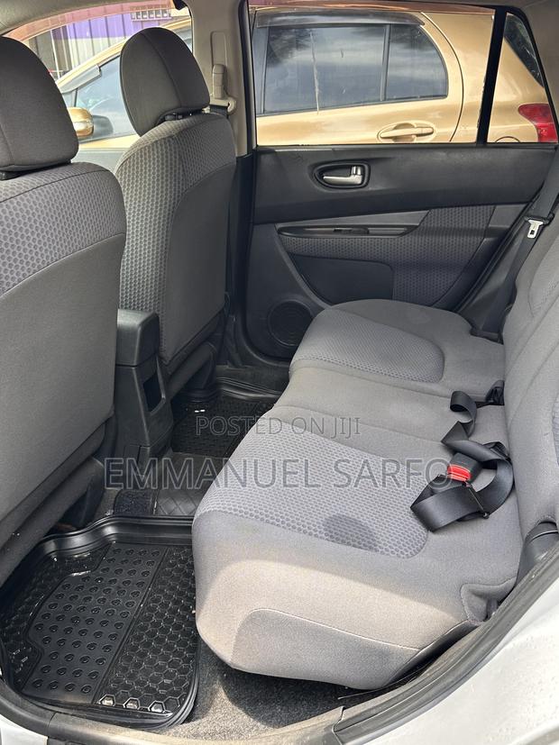 Nissan Wingroad 2015 Silver