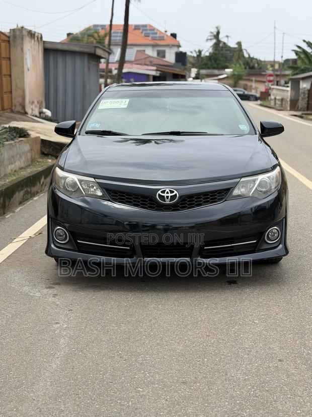 Toyota Camry SE 4dr Sedan (2.5L 4cyl 6A) 2014 Black