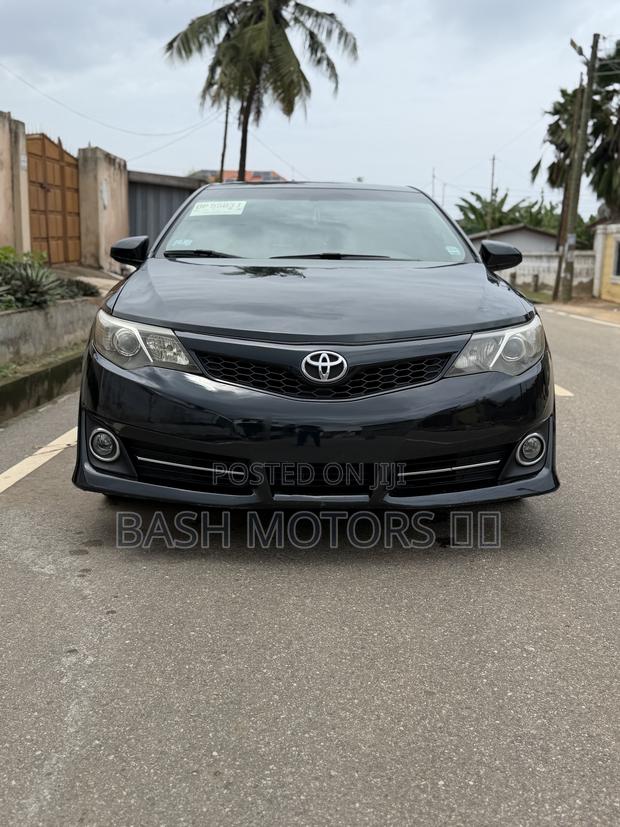 Toyota Camry SE 4dr Sedan (2.5L 4cyl 6A) 2014 Black
