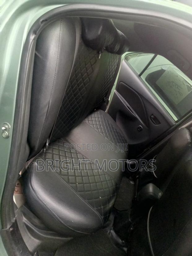 Toyota Yaris Base Sedan 4dr 2010 Green