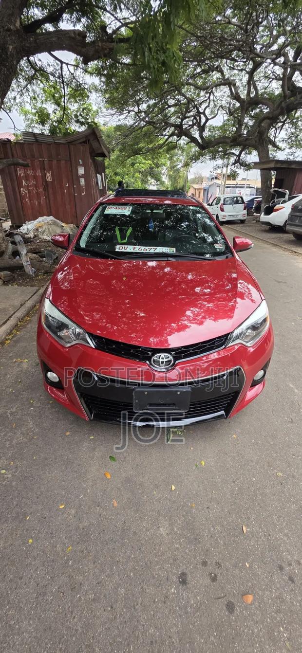 Toyota Corolla 2016 Red