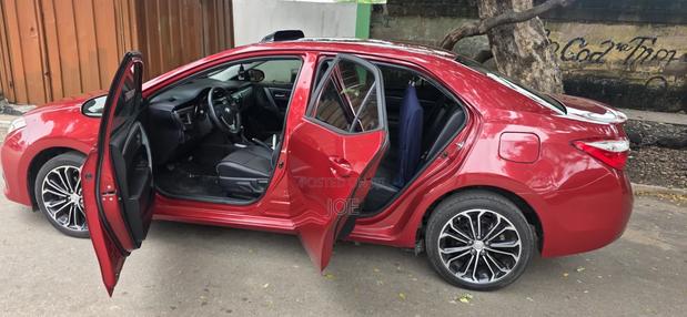 Toyota Corolla 2016 Red