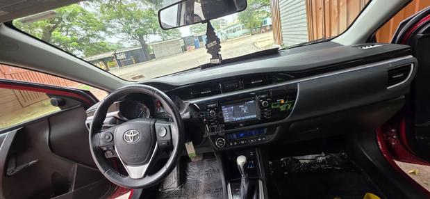 Toyota Corolla 2016 Red