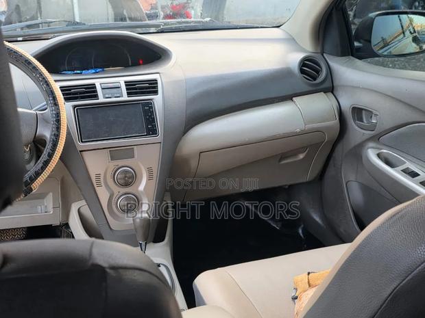 Toyota Belta 2010 Gray