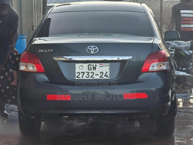 Toyota Belta 2010 Gray