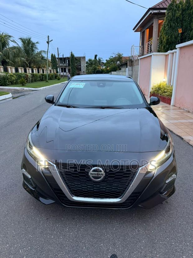 Nissan Altima 2.5 SV 2022 Black