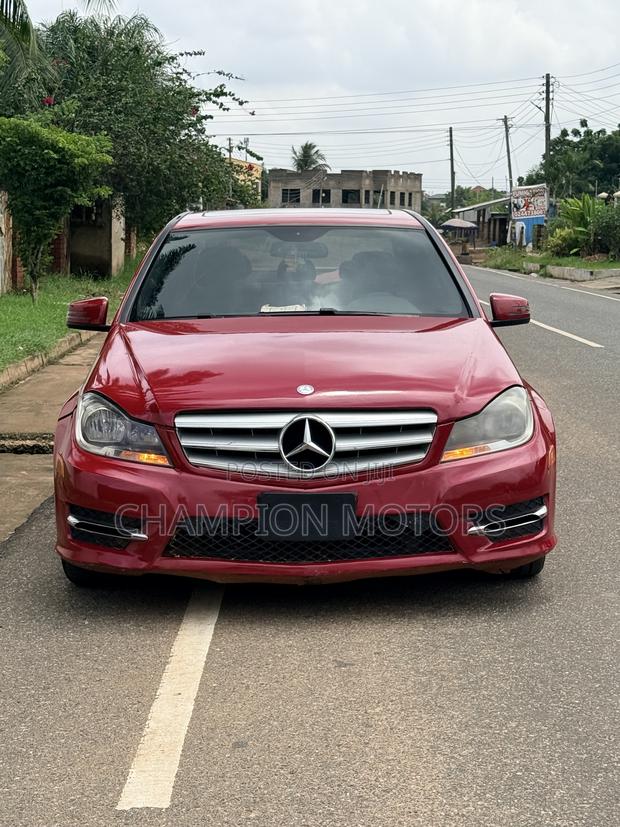 Mercedes-Benz C250 2013 Red