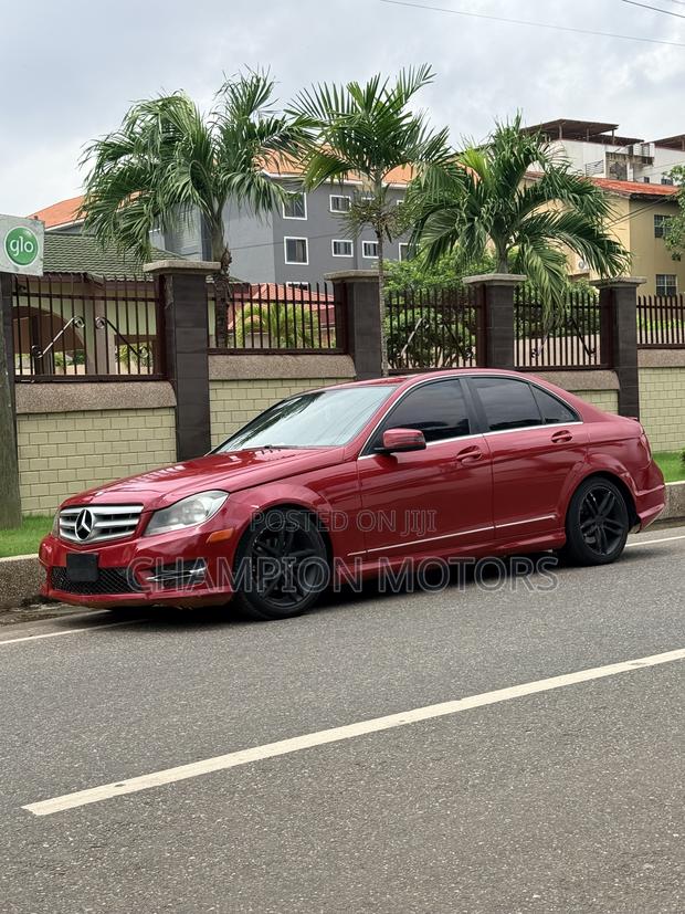 Mercedes-Benz C250 2013 Red