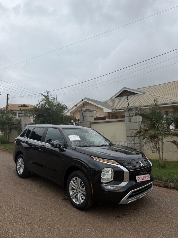 Mitsubishi Outlander ES 2022 Black