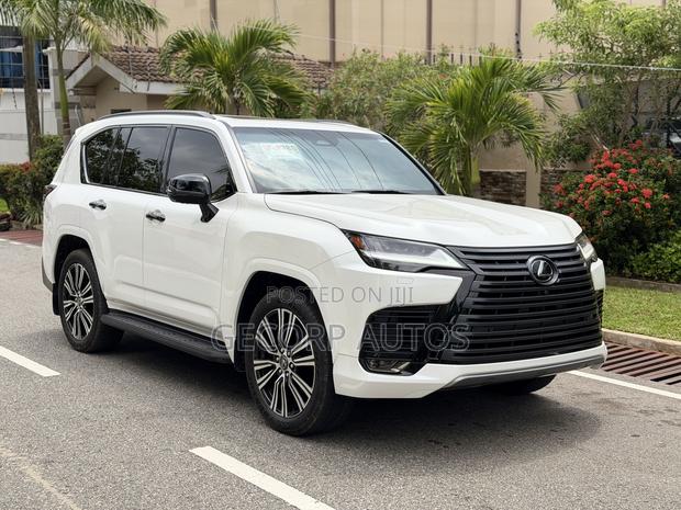 Lexus LX 700h 2025 White