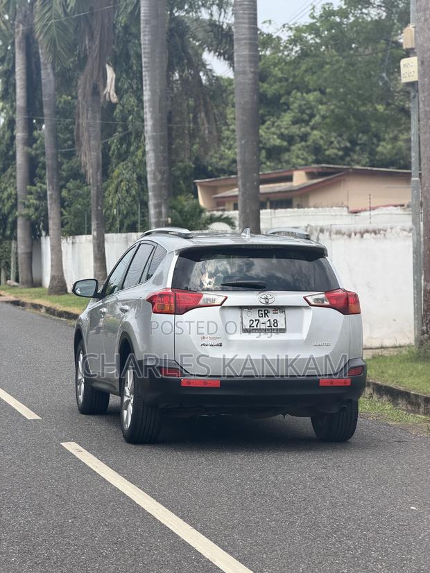Toyota RAV4 Limited 4dr SUV (2.5L 4cyl 6A) 2015 Silver