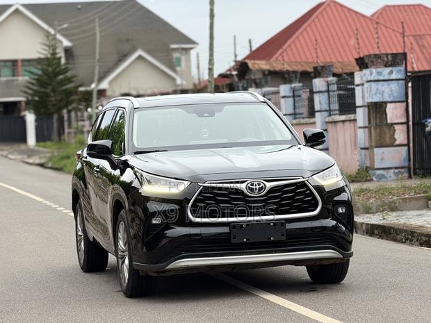 Toyota Highlander Limited AWD 2023 Black