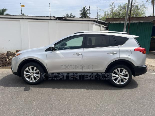 Toyota RAV4 Limited 4dr SUV (2.5L 4cyl 6A) 2015 Silver