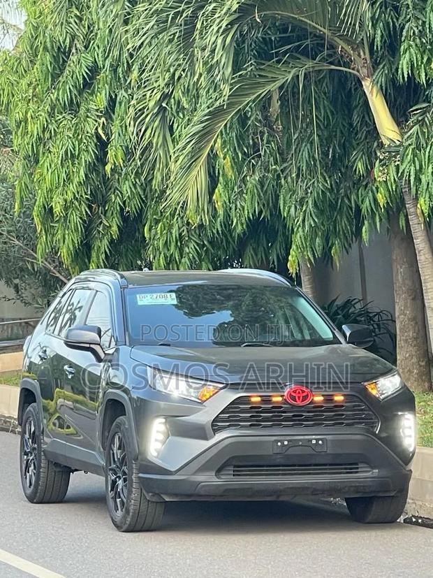 Toyota RAV4 2022 Gray