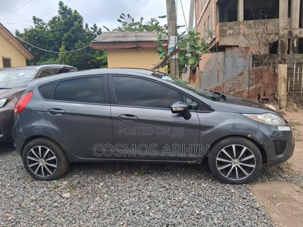Ford Fiesta 2014 Gray