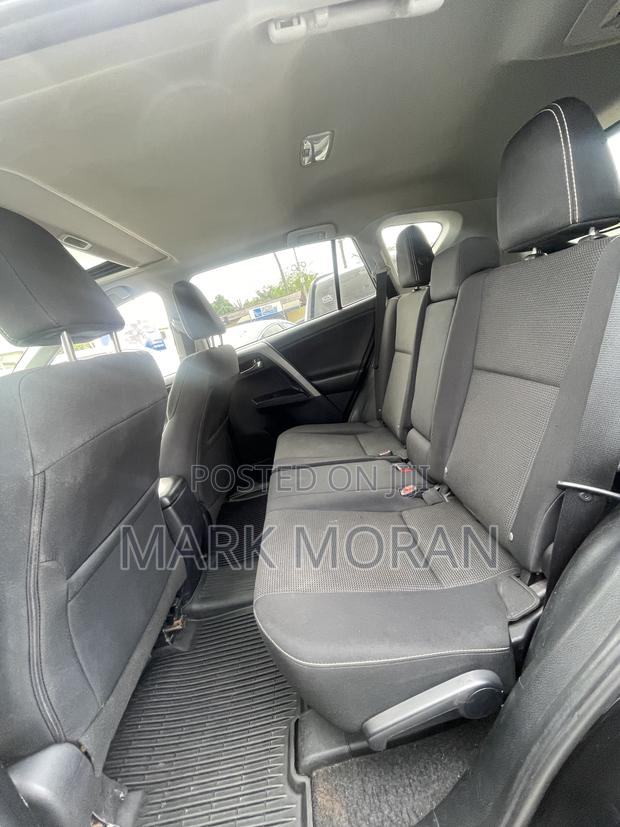 Toyota RAV4 XLE 4dr SUV AWD (2.5L 4cyl 6A) 2018 Black