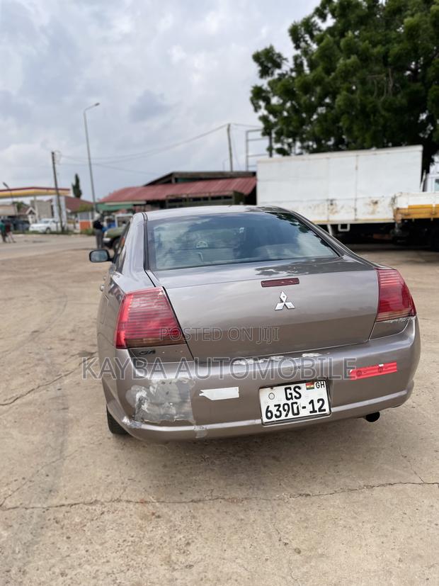 Mitsubishi Galant 2010 Brown