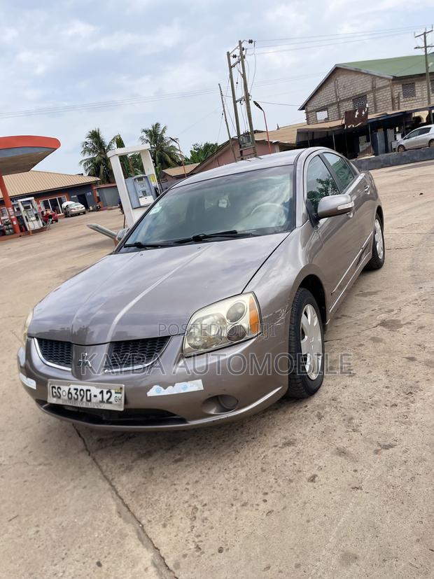 Mitsubishi Galant 2010 Brown