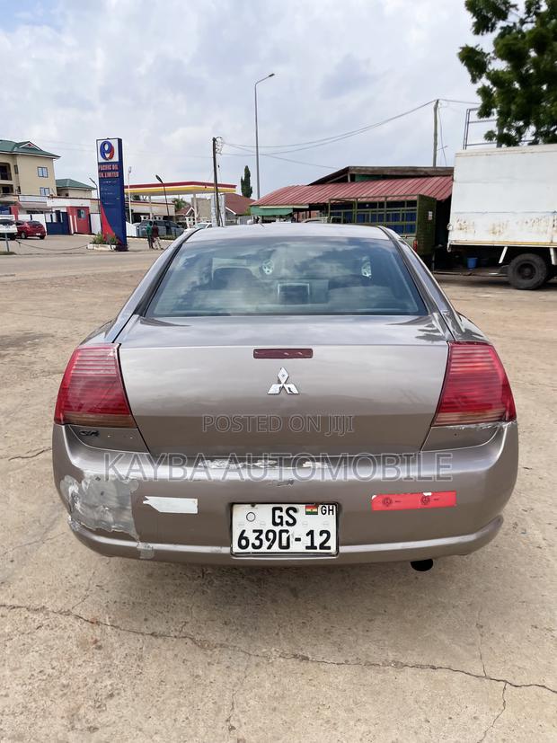 Mitsubishi Galant 2010 Brown