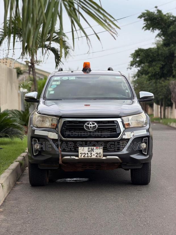 Toyota Hilux Revo Smart Cab Deisel 2.4 AWD 2020 Gray