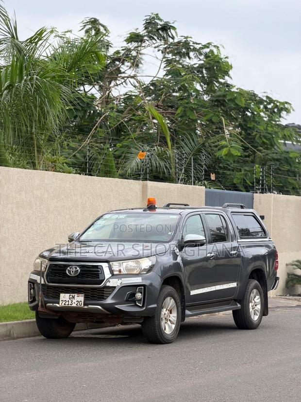 Toyota Hilux Revo Smart Cab Deisel 2.4 AWD 2020 Gray