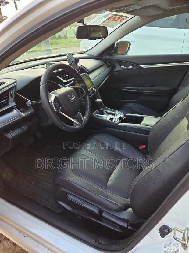 Honda Civic EX Sedan 2018 White