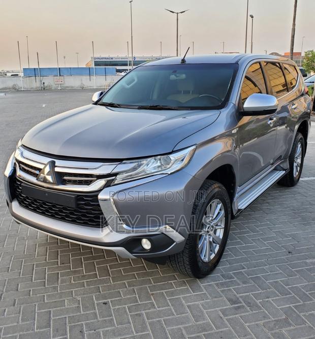 Mitsubishi Montero Sport 2018 Gray