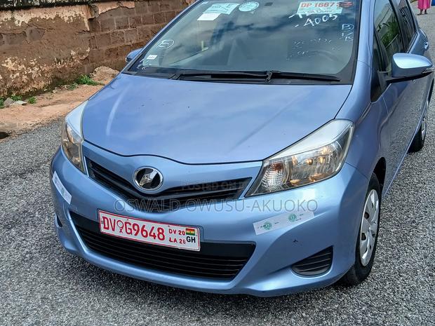 Toyota Vitz 1.0 FWD 3dr 2013 Blue