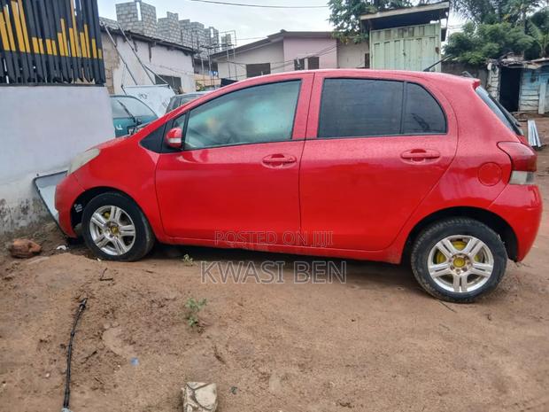Toyota Vitz 2010 Red