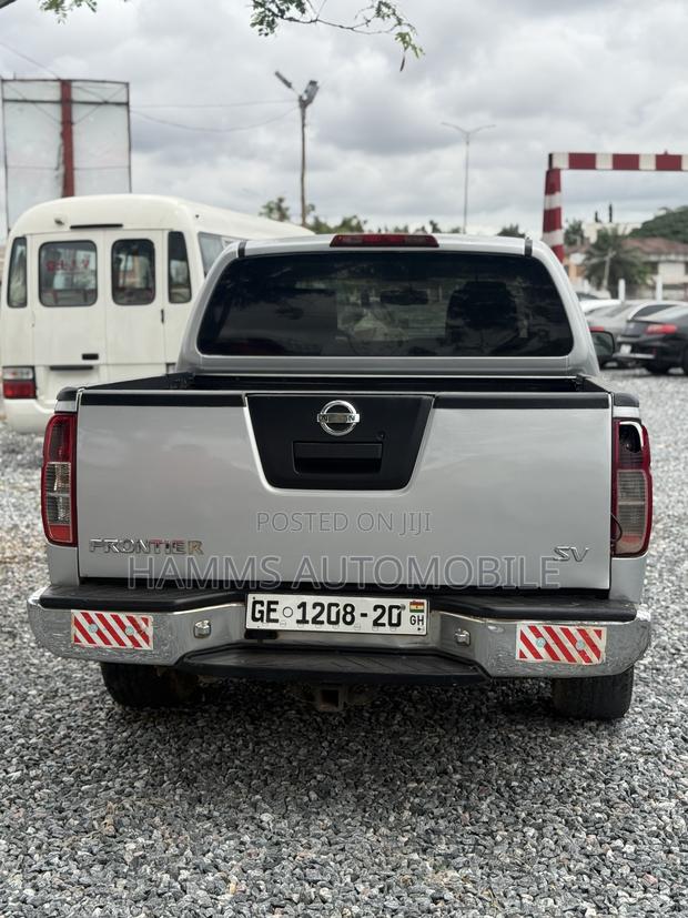Nissan Frontier SV 4dr King Cab 6.1 ft. SB (2.5L 4cyl 5A) 2014 Silver
