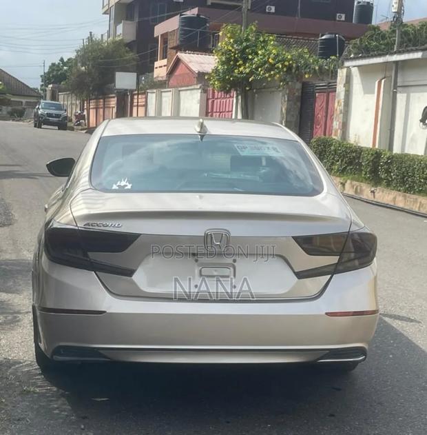Honda Accord LX (1.5L 4cyl Turbo CVT) 2019 Gold