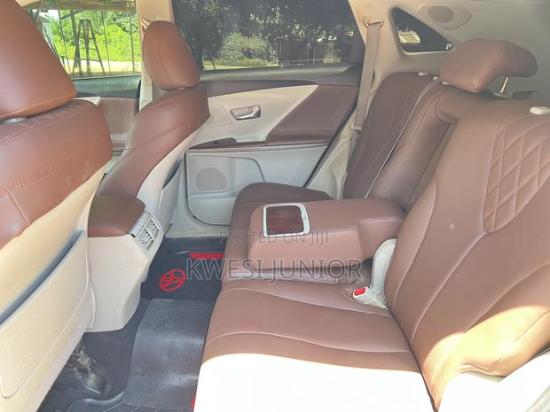 Toyota Venza V6 2010 Silver