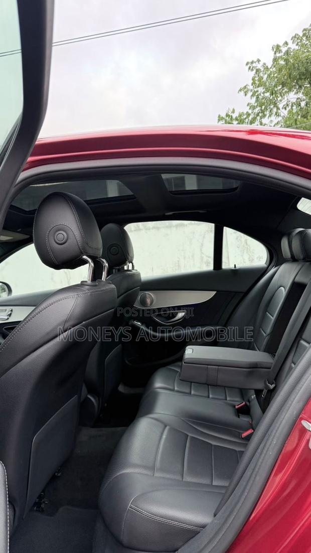 Mercedes-Benz C300 2019 Red