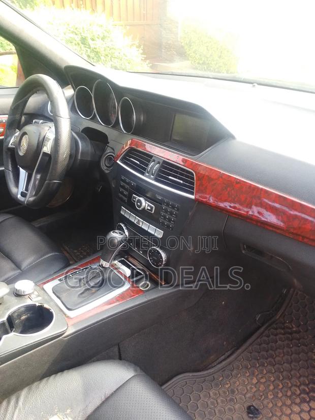Mercedes-Benz C250 2014 Red