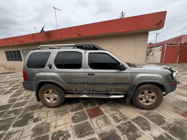 Nissan Xterra Automatic 2003 Gray